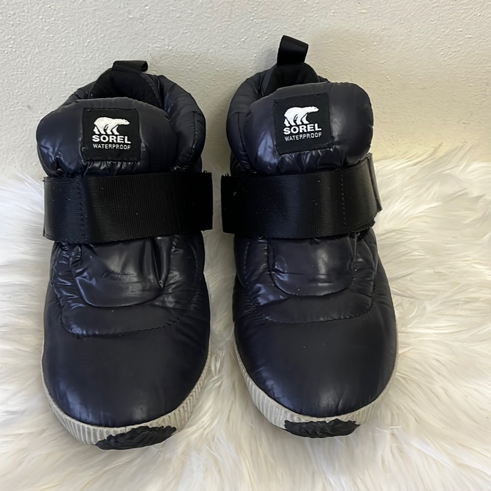 Sorel Womens Black Out And About Puffy Winter Boots Size 9.5